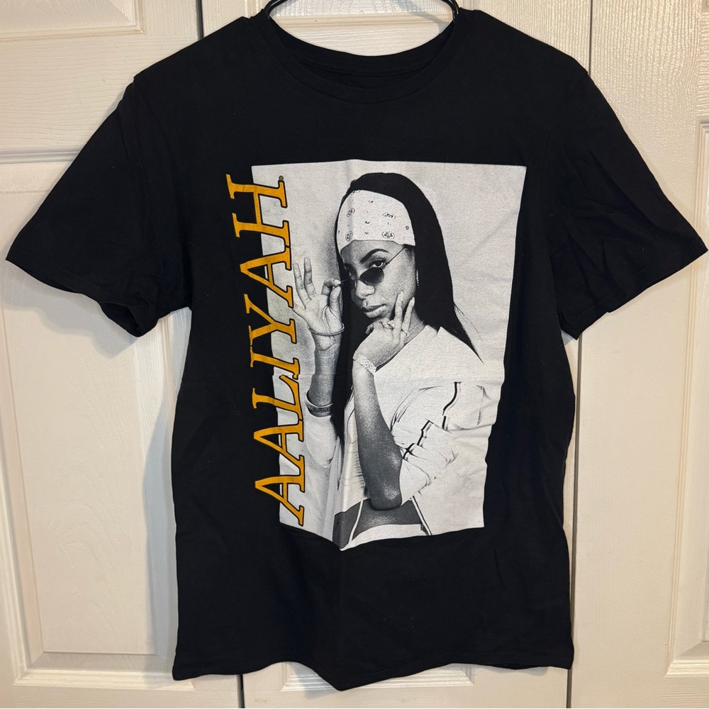 Aaliyah Black Graphic T-Shirt